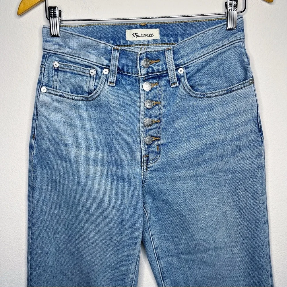 Madewell The Perfect Vintage Straight Jean in Delafield Wash: Button-Fly Edition